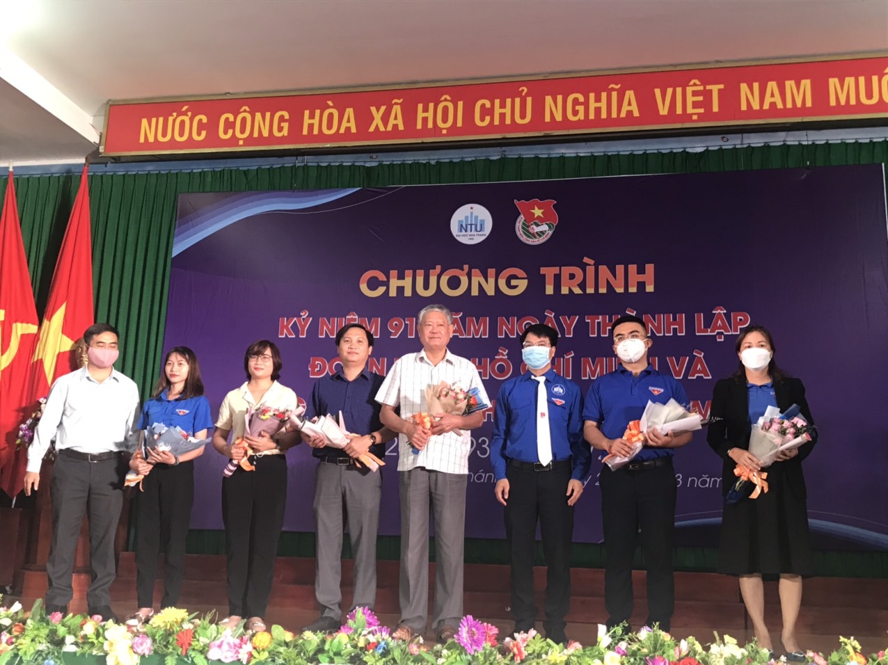 Trao tặng 38 suất học bổng cho sinh viên có hoàn cảnh khó khăn tại Trường Đại học Nha Trang