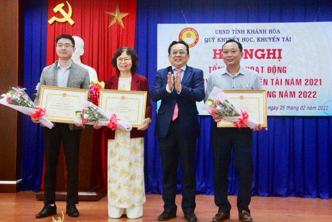 Quỹ Khuyến học Khuyến tài tỉnh Khánh Hòa tổ chức Hội nghị tổng kết năm 2021
